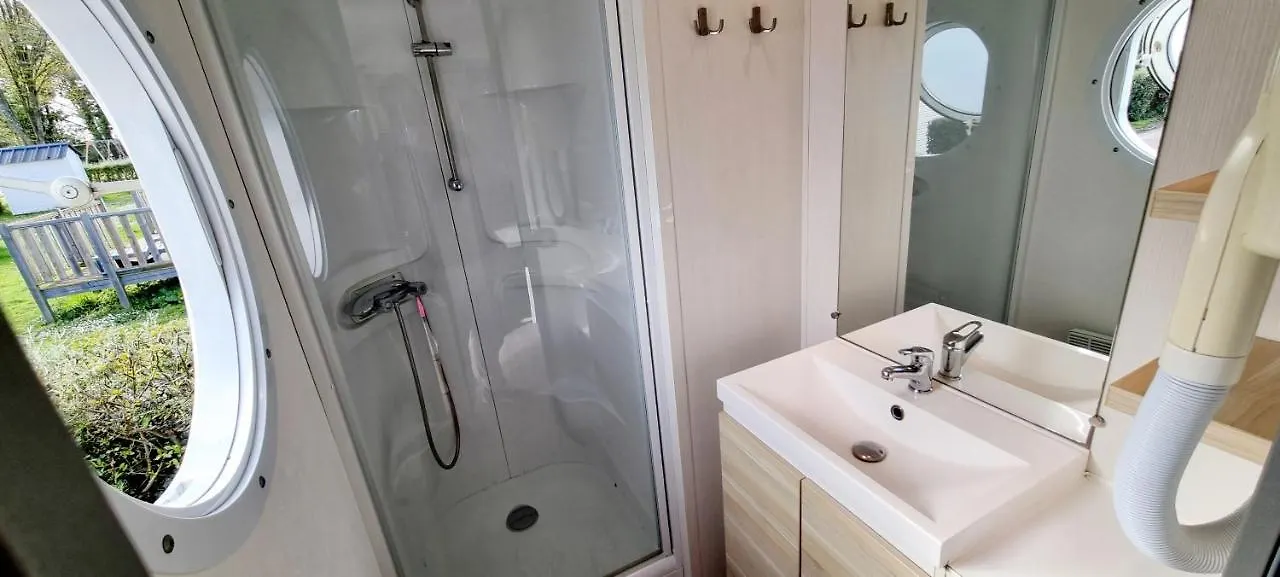 Mobil-Home 6 Personnes - Bretagne - Piscine - Plage Tregunc 0*,  France